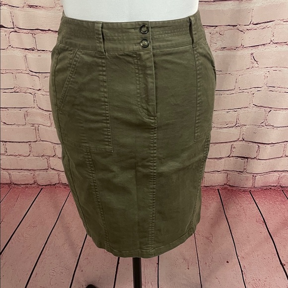 LOFT Dark Green Pencil Skirt - Picture 1 of 5